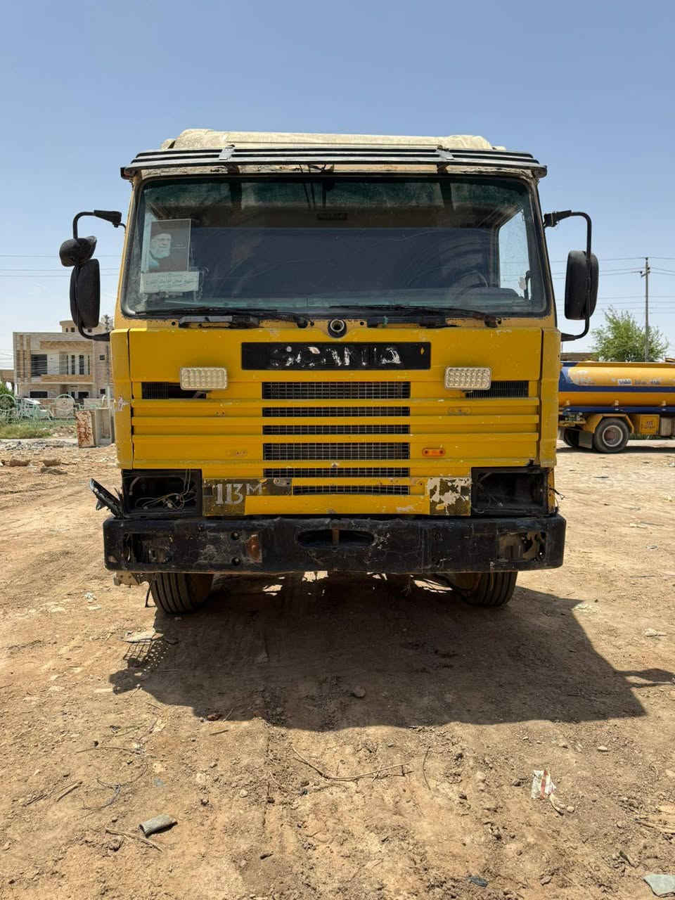 اسكانيا ١٩٩٣
مكينه وكير وحداديه نضيفه حيل تخم تاير 

شاصي مكفول
للبيع ***********
