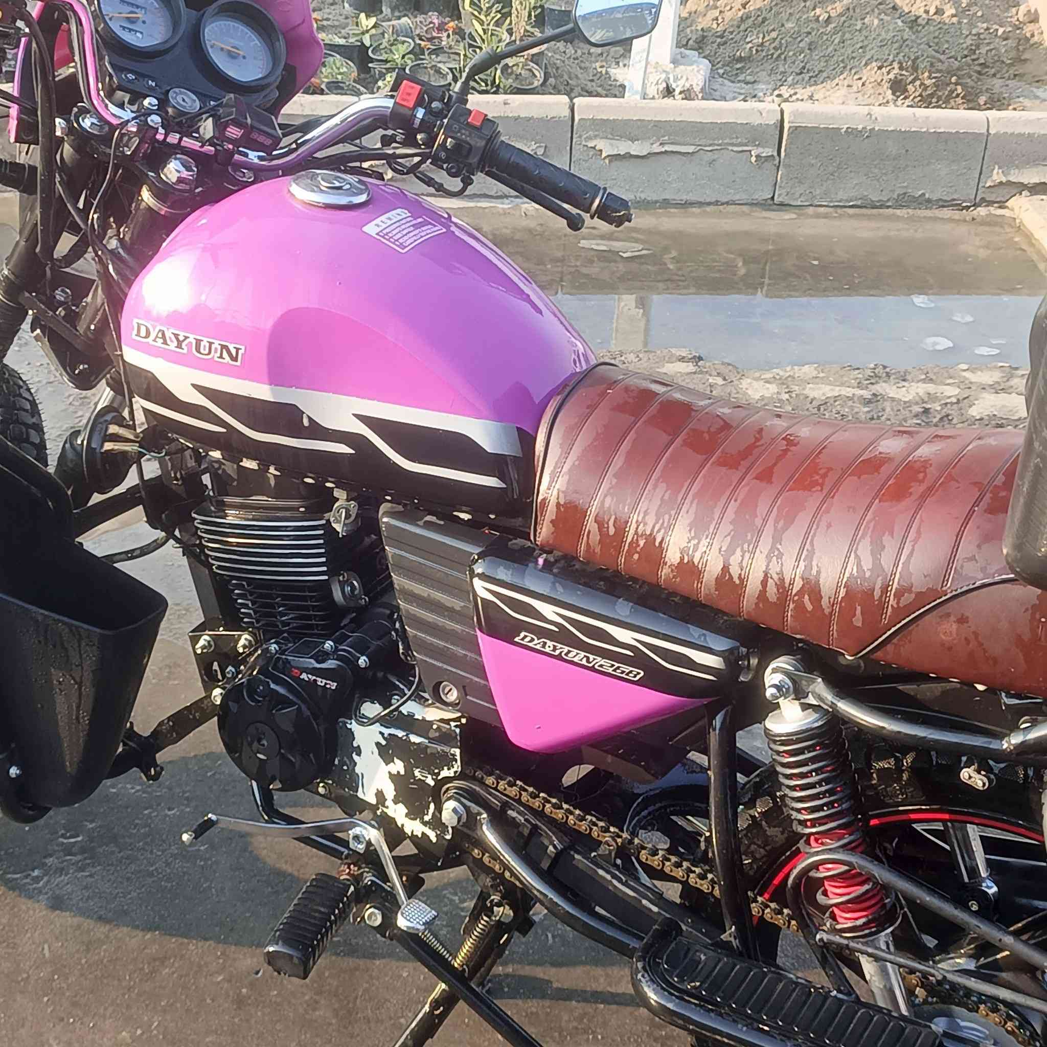 دراجه ديوان جبلي مديل  25 شهر الثاني رقم بغداد  بعده بسم الشركه  يعني احولك كبل من الشركه تحول باسمك دهن كل 15 امزويل السعر 2500 بيه مجال بصيط العنوان بغداد مدينه الصدر  *********** بيه وتساب ما متواجد على فيسبوك
