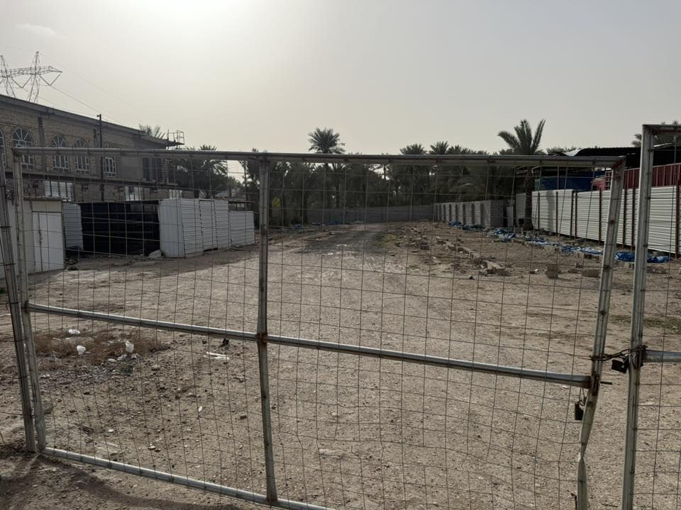 سلام عليكم كاع لليجار مساحه دونم  2500متر الموقع طريق بغداد كربلاء قرب حولي المحموديه 
***********
