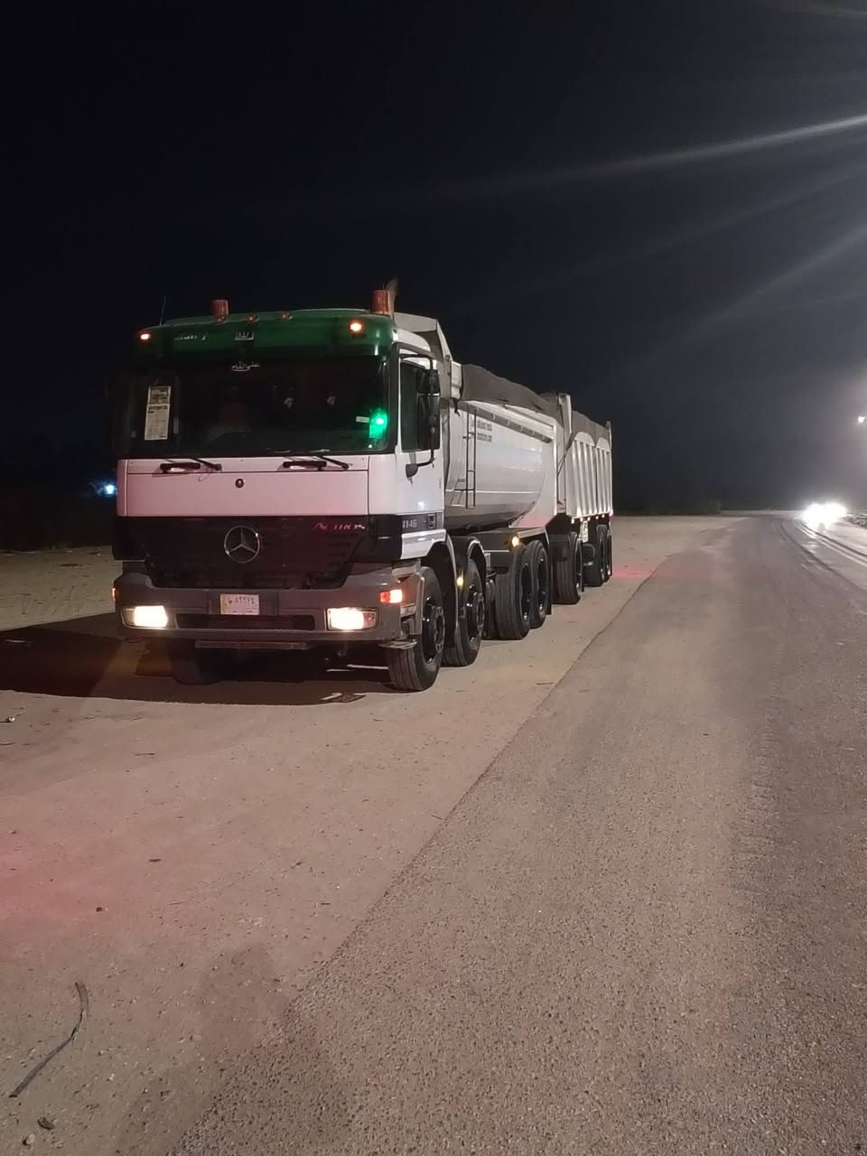 سلام عليكم سيارة للبيع بس الراس مكفولة كفالة عامة من اي شي ما عايزه برغي للعلم سيارة مربوطة و٣ لوحات وبموديلهه لاتصال ع لأرقام *********** و***********
