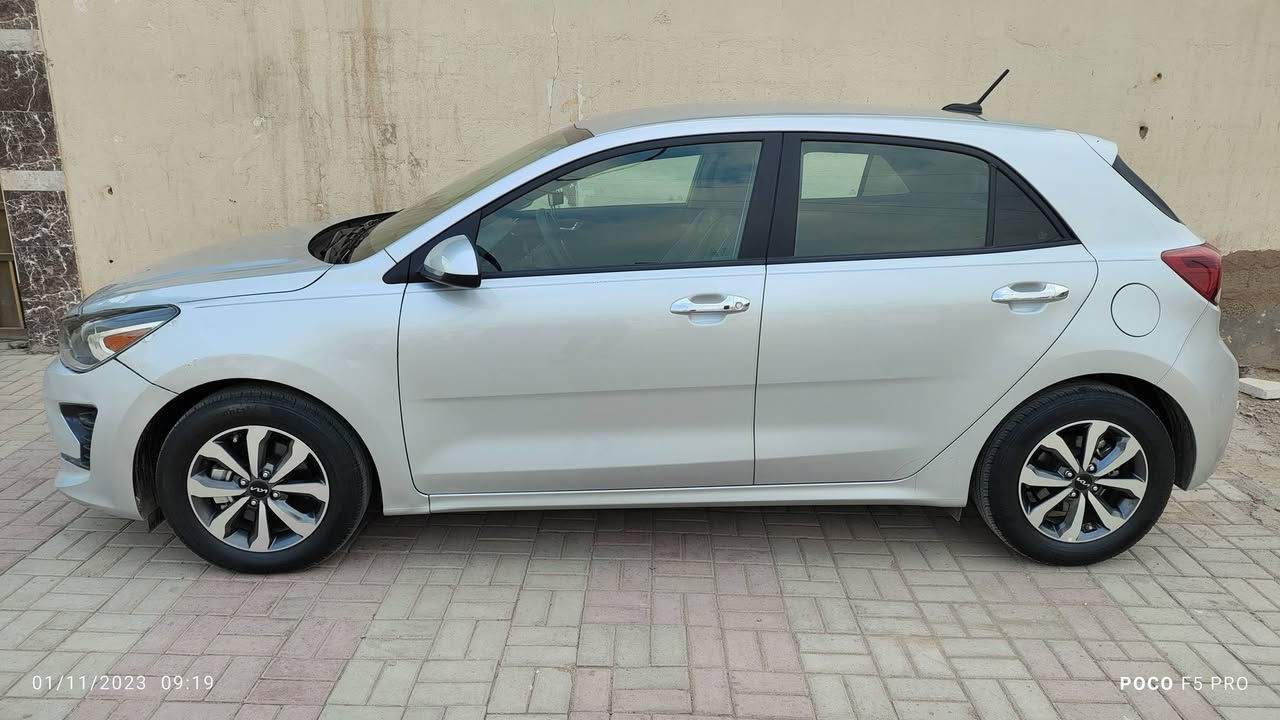 السلام عليكم كيا ريو موديل 22 وارد امريكي معوقين وكاله عامه السياره مكفوله كفاله عامه من صبغ او ضربه عدا الدعاميه الاماميه وشبر بارد بالجاملق الامامي جهت السايق 
#المواصفات
بصمه تشغيل 
بصمه ابواب
ويل كب بلادي 
ماشيه58 كيلو
محرك 1600 دبل نوزل
شاشه بلاديه 
تحديد مسار
مثبت سرعه 
وضعيات قياده 
سبورت وعادي 
كامره دواره 
السياره فول عدى الفتحه 
السعر125 وبيه مجال السياره حيل جديده 
***********
