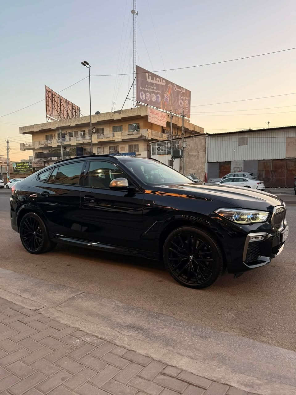 Bmw x6 50i 2021
بي ام دبليو X6 حجم 50 موديل 2021
M package 
سقف روز
5 كاميرات
داخل احمر اصلي
3 شاشات
5 بردات
رادار 360 
تشغيل عن بعد 
مغلفه بالكامل ppf

شركة العروش 
ماشيه 30 الف كيلو حقيقي جديده جدا بحالة الوكاله

اقل من ربع دعاميه صبغ تجميلي بسبب شخوط بسيطه
رقم بغداد تحويل مباشر

السعر 58 الف قابل للتفاوض بالمعقول 
*********** اتصال
*********** واتس اب
