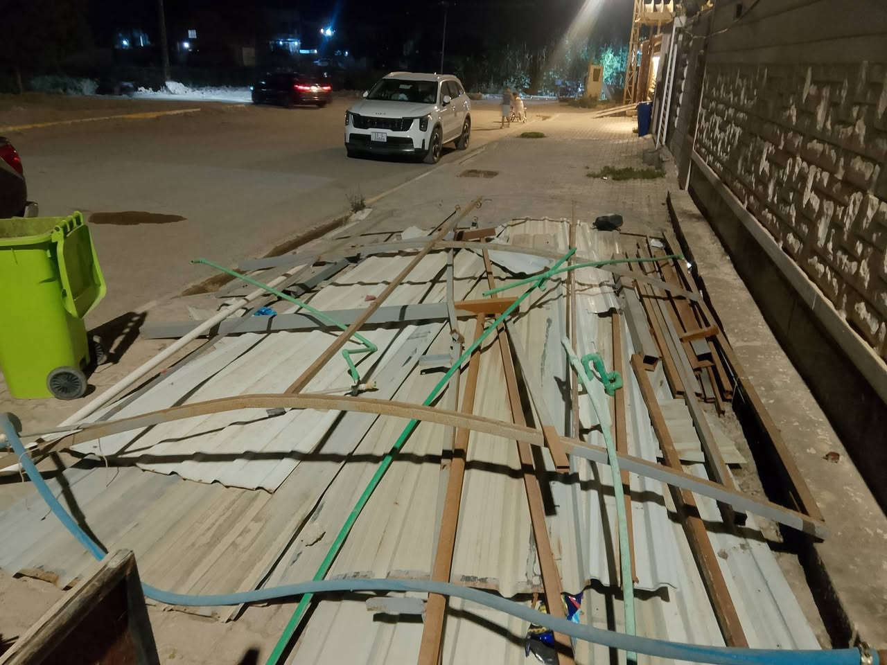 سلام عليكم سقيفه كامله 10چنكوات طول 5متار ثقيل وهيكل كامل بس تنصبه وشخاطات عدد14 (سقايف 2وحده كامله بس تشدها والثانيه مفصخه ) السعر 400 بيهن مجال بسيط العنوان ديالى المقدادية شهربان ***********
