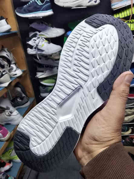 قطعه نايك زوم تخبل خفيفه كلش راقيه لون راقي حديث
القياس..45
طول القدم..28سم
المنشأ..ڤيتنامي
السعر ..فقط 35الف فقط 35الف
توجد خدمة توصيل كل المحافظات 
للحجز راسلنا واتس اب وماسنجر عله الرقم ***********ابو حيدر
