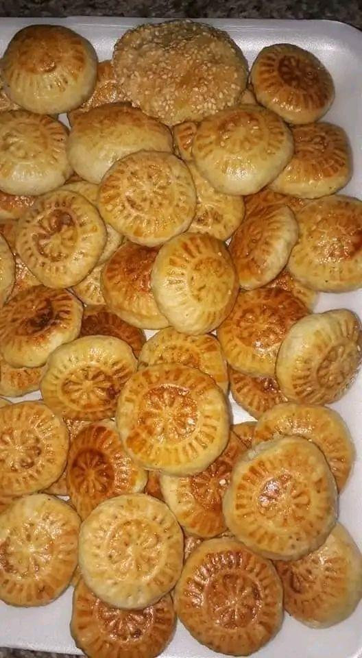 كيلو كليجه تمر وسمسم مبروش وحلقوم ب سعره 5الف كيلو الخفيفي5الف موجود *********** موجوده خدمه توصيل الحجز على الواتساب 😋 هشه وطيبه وصحه وعافيه للجميع 💖 حلة, بابل
