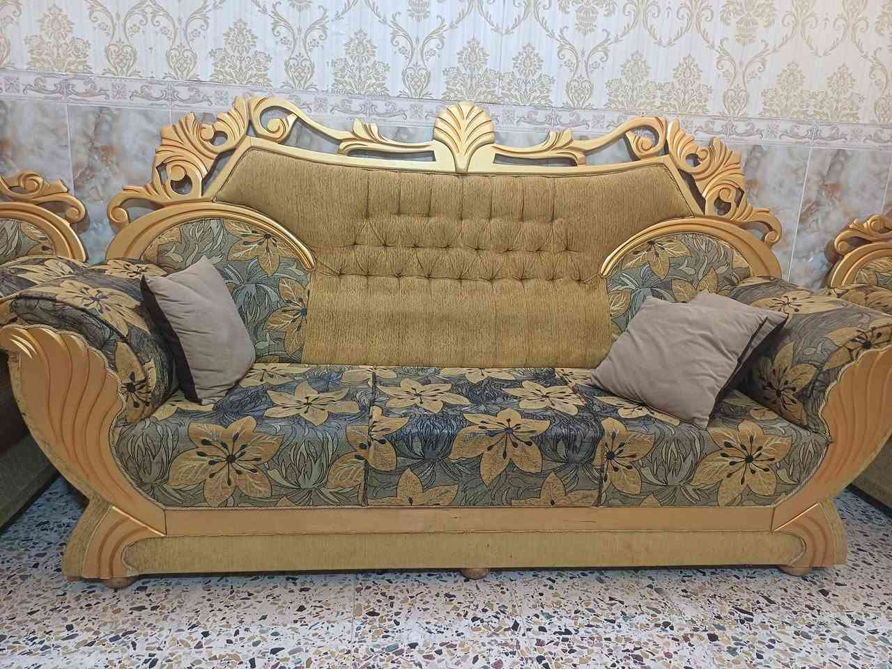 السلام عليكم تخم ملكي عشر مقاعد مع طبلة كبيرة للتواصل خاص ***********
