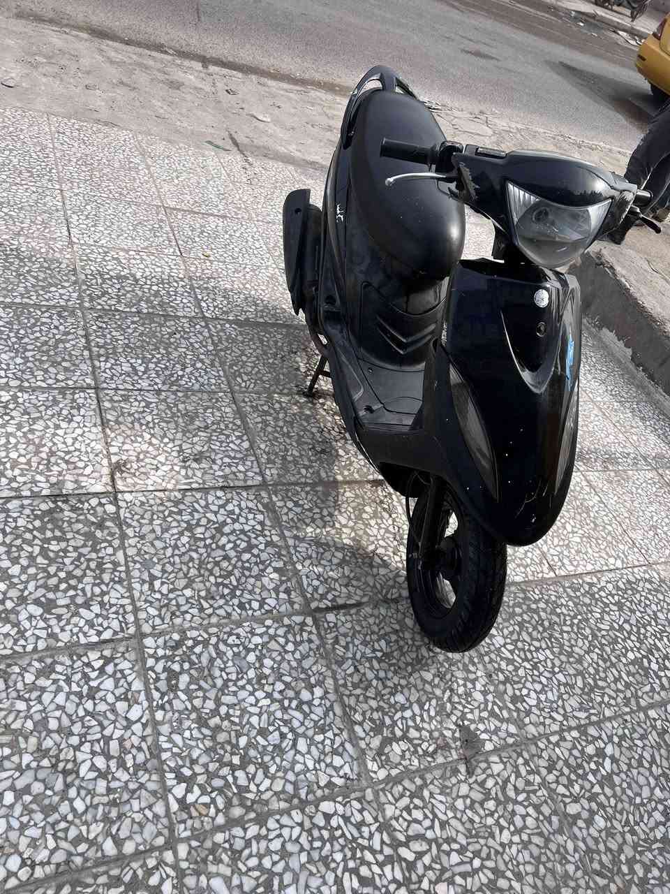 السلام عليكم دراجه ماكس عدله للبيع دراجه كلشي شغال بيه سلف هندر كرهبائيات كله شغاله هورن لايت قفل جنطه قفل ستيرن كلهن شغالات كفرات مختمات كلهن ويه المحرك ختم واحد اكفلك تبخير ونضوح محرك مينسمع صوته شلعه معدل نقصه فقط باتري ضعيف السعر ٥٥٠مكاني الدوره وهذه رقمي***********
