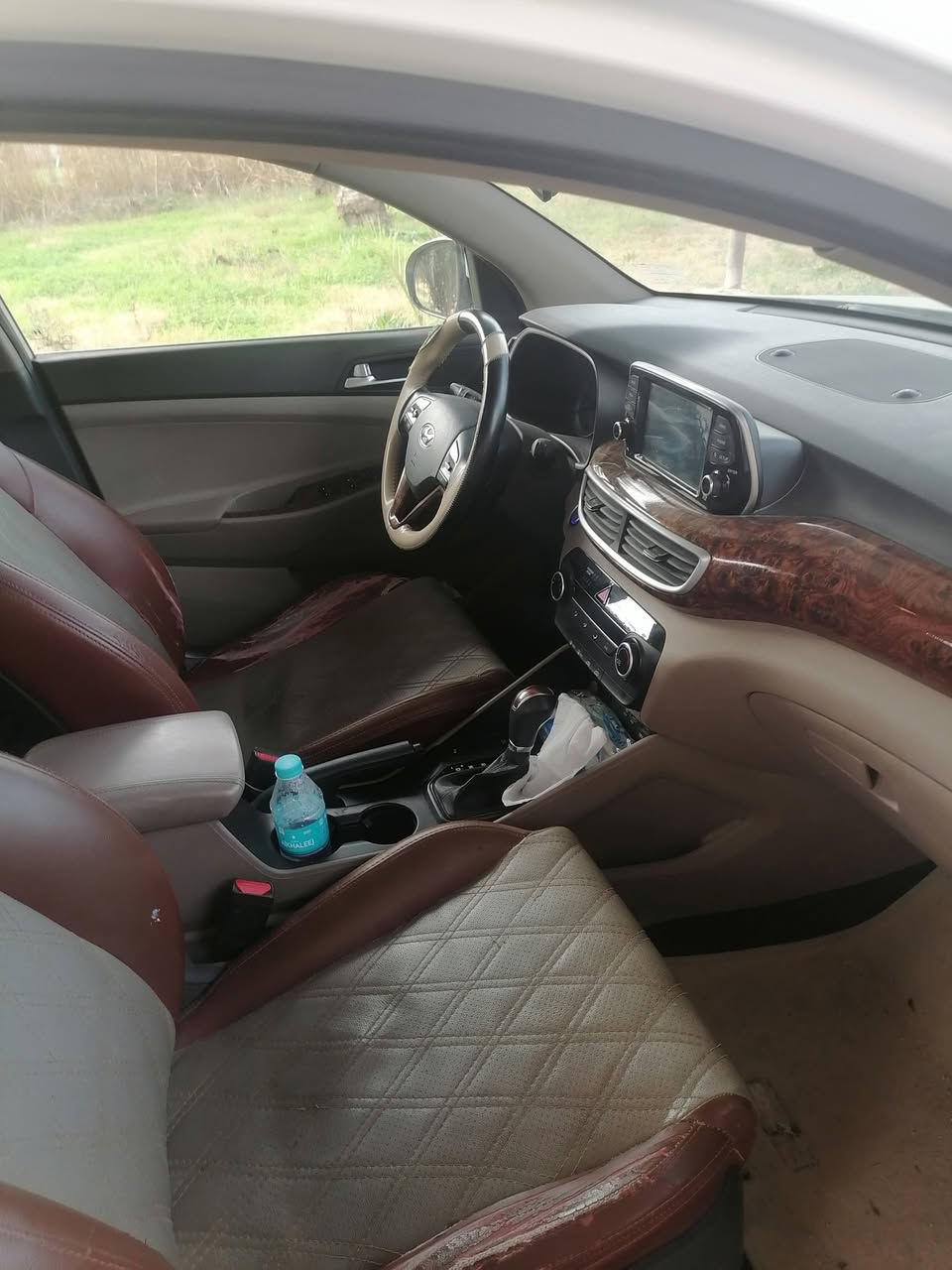 السلام عليكم للبيع او المراوس عجله توكسون موديل ٢١ فول مواصفات عدا البنراما ٥ عدسات تشعيل عن بعد بصمتين ترحيب مري شفط داخل جلد وباقي المواصفات سيارة كفاله عامه حتا الدعايات عن الشخ والرصعه عدا كارت كد البصمه وشخط كلش خفيف بالدعاميه الخلفيه
***********
