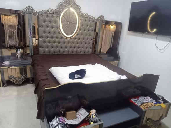 غرفه نوم  ٩  قطع 
نظيفه  جدا جدا 
#للعلم سعر  الشراء   ب    35    ورقه 
#السعر   مليونين  و  ٧٥٠  الف بي مجال 
#العنوان : بغداد - العامريه -  شقق بسكولاته 
الي يريده يتصل بالرقم 
‏‪0774 196 8336‬‏
#واتساب # واتساب # واتساب #
يرجى متابعة الصفحه ( طلب صداقه )
ليصلكم كل ماهو جديد 
نعمل لخدمتكم 
علي البابلي
