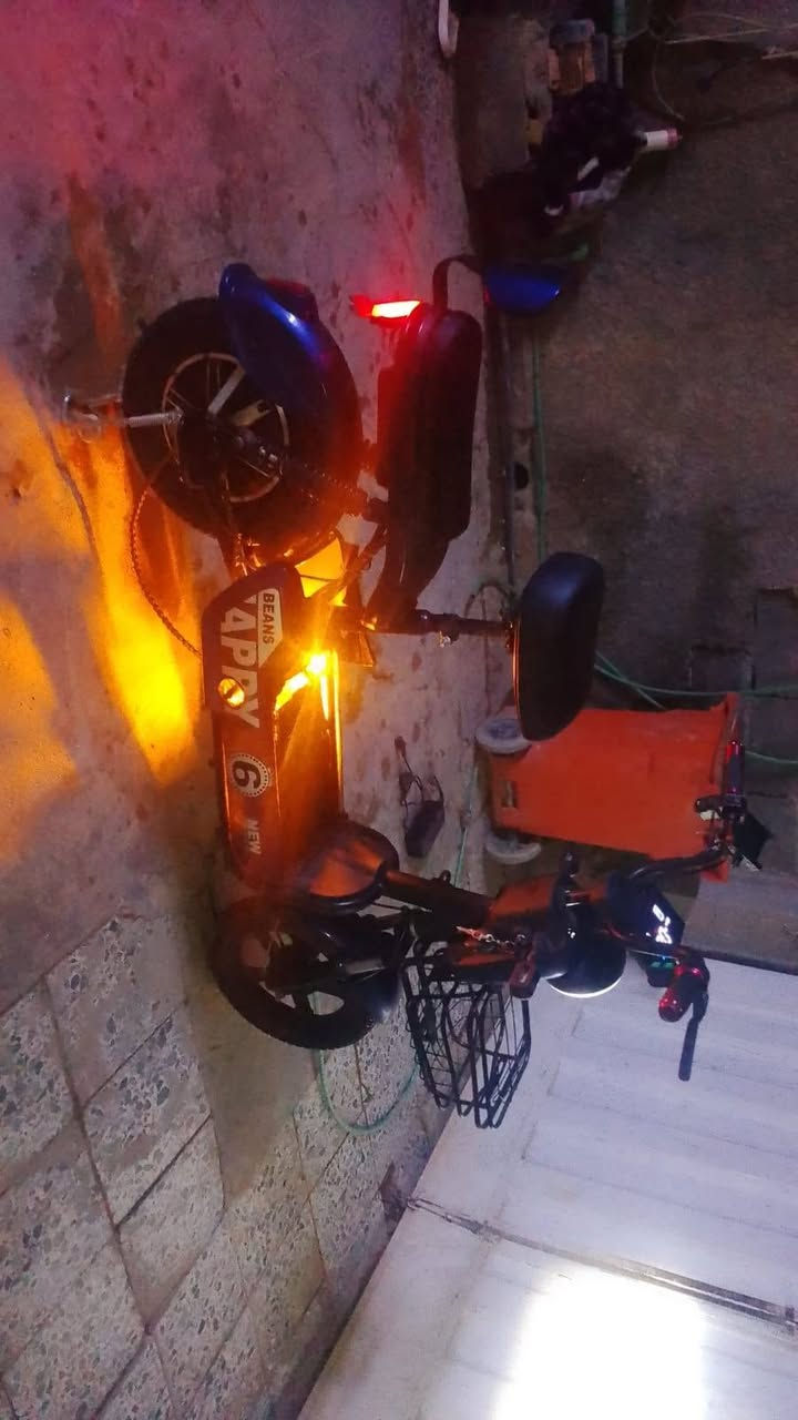 سلام عليكم اخوان دراجه شحن كلشي مابيهه نضيفه بس عوزهه عقل الدراجه 2025 صالي سبوعين من شتريتهه ومستعجل عل بيعتهه كلشي شغال بيهه الباتريات 2025 الاستفسار اكثر عبر الرقم***********
