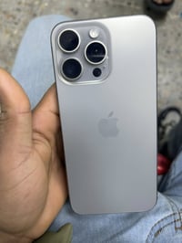 ايفون 15 برو ماكس نظيف الجهاز بطاريه 88 ماستر AAA ذاكرة 256  مشحون 400...