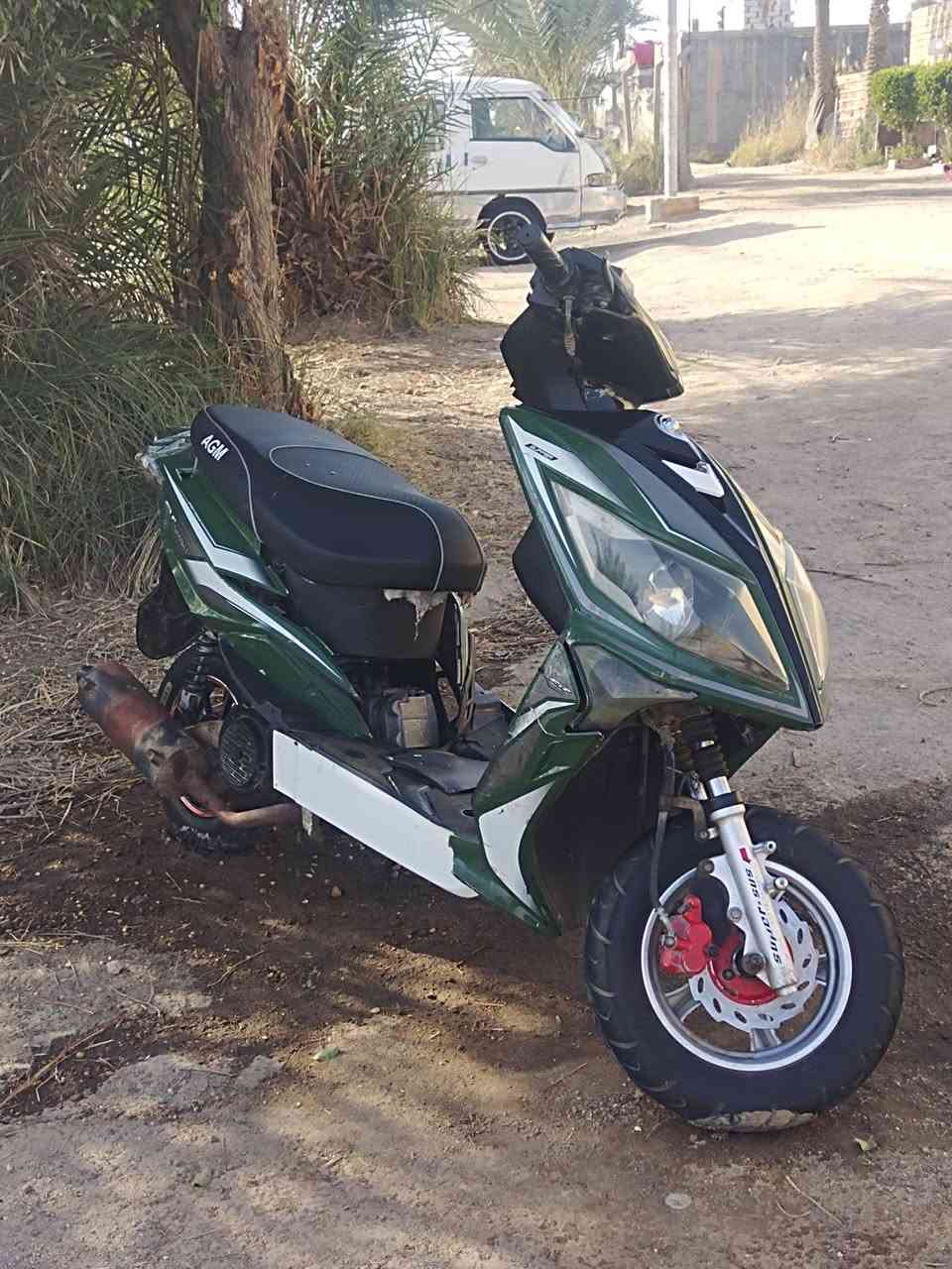 سلام عليكم دراجه صيني مكنيه نضيفه مفتوحه كهربائيات كلها شغاله دراجه نكره مكان ناصريه شارع السفينه سعر 150... ***********
