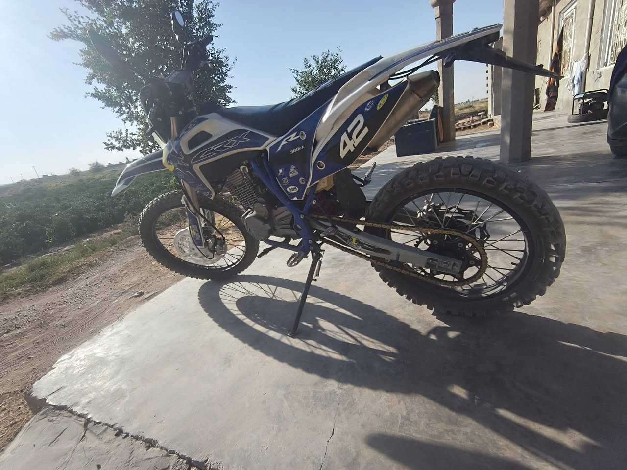 السلام وعليكم
دراجه CRX مكينه 300 
دراجه سبانه ممحطوط عل مكينه 
نشاط وشلعه ومعدل 
تجي وتشوف بعينك 
رايده اب 1150 وبيها مجال 
*********** هاذ رقمي وبي واتس
