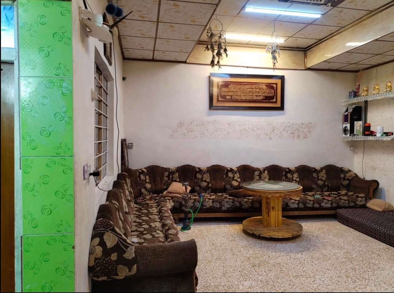 السلام عليكم
دار للبيع سند طابو جديد 2026 غرفتين و صاله و مطبخ و صحيات و سيارة تكف يم البيت السعر 55 وبي مجال مساحة 115م العنوان باب البيض المنصورية خلف جامع الزيواني خلف تيم ماركت عنوان البيت اخر المنشور فيديو البيت صاير بدوسه السعر حيل مناسب على هيج منطقه محتاجين و نريد نبيعه للتواصل اتصل على ***********
