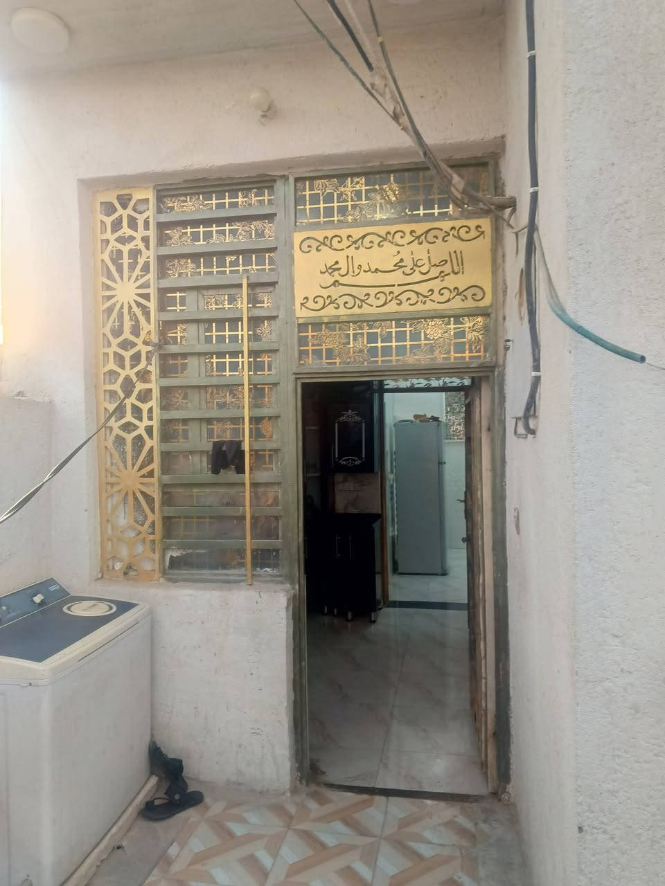 سعر 110 بيت 99 متر ركن طابوق جمهوري
يحتوي على غرفه واستقبال وصاله وصحيات داخليه وخارجيه ومطبخ حيل غدير 
شارع رئيسي بناء 24 
الاستفسار 
***********
