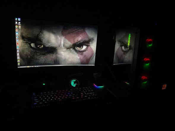 كيس فقط 600 الف و بيها مجال

CPU i5-9400F

MSI H310M Pro

GPU RTX 2060 MSI 6GB

RAM - HyperX 16GB 3000 (8x2) RGB

Power 650W

HDD Toshiba 1TB

SSD Laxer 120GB

CASE AeroCool SI-5200

استخدام قليل  عنواني بغداد المحمودية  يوجد توصيل 
***********
