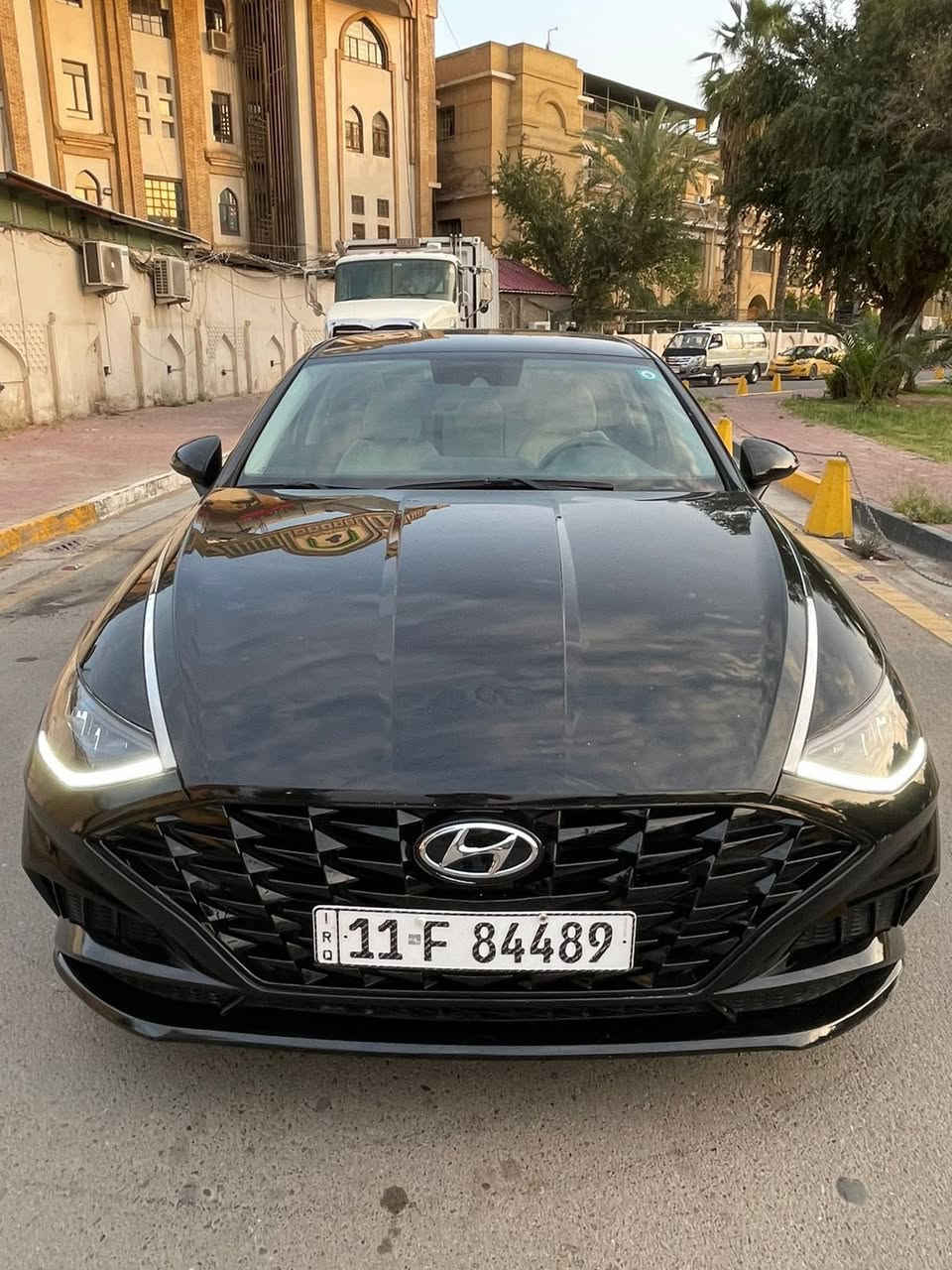 سوناتا للبيع مديل ٢٠٢٣
ماشيه ١٨٠٠٠ ميل حادثه قطعتين او امبدلات نفس الون بدون صبغ السياره فول من عدى الفتحه 
مكاني بغداد العطيفيه السعر ١٦٠$
***********
