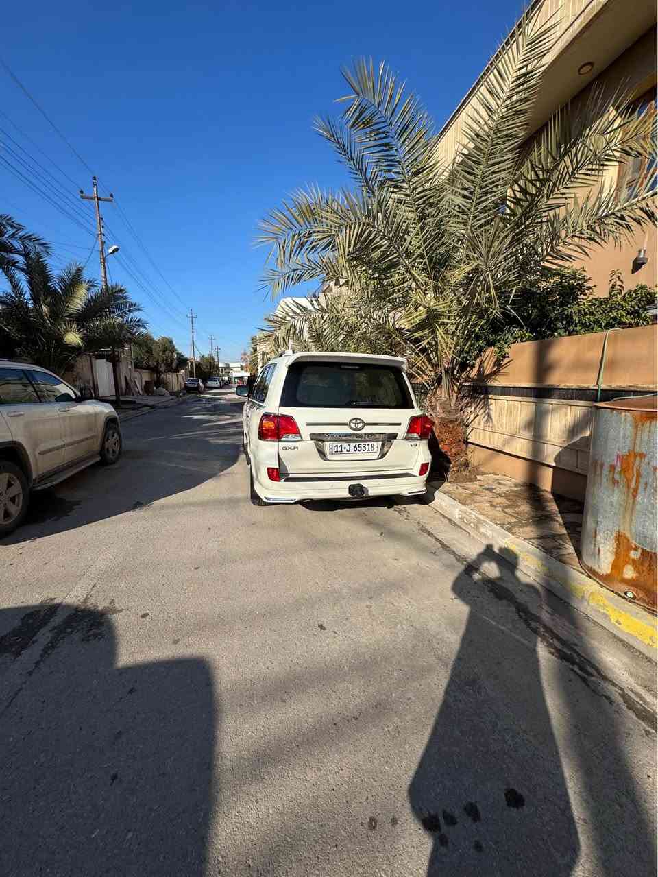 يالله لاندكروز ٢٠١٢ ٨سلندر مكفوله من الضربه بيه بارد جاملغ الايسر والهلال الخلفي ماشيه ٢٤٠ الف تبريد حداديه جديد مكينه مبدله جديده السعر ٣٣٥ وبيه مجال الطيبين مكان سياره كربلاء 
*********** 
*********** كربلاء, العراق
