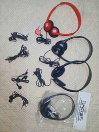 ٨ قطع • سماعات • جديد وشغال