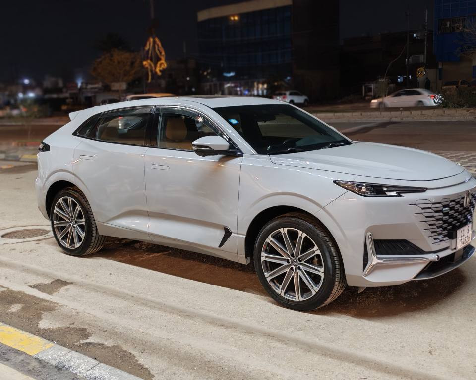 السلام عليكم .. شنجان UinK فخر صناعة شنجان موديل 2022 بغداد بسمي تحويل مباشر لون سمنتي ماشيا ٨١ الف كيلو وقابله للزيداه تحت ضمان الشركة .. 
مواصفاتها يرادلها جريده ومتخلص هههه شنو لبالك ومو ابالك بيها  سياره نظيفه محرك ٢٠٠٠ تيربو شرط شرط البانزين العادي ومن الشركة هذا نظامها بدون اي دونز  صيانة بالشركة مبدل دهن عدهم ٨٠٨٠٠ بعده جديد شرط كير محرك كله كفاله ... 
بيها صبغ بابين جهة الراكب وشويه بحافة قبغ الصندوك بدون اي داخل اكرر بدون داخل حتى عندي فديو بالدواخل فقط خارج .. 
سعرها مناسب جدا جدا ١٨٠ ورقه يعني تقريبا ٢٧ مليون او اقل شويه 
سياره جاهزه من كلشي 
مكاني بغداد حي الجهاد رقمي *********** بي وتساب .. 
وتحياتي للاداره بغداد, العراق
