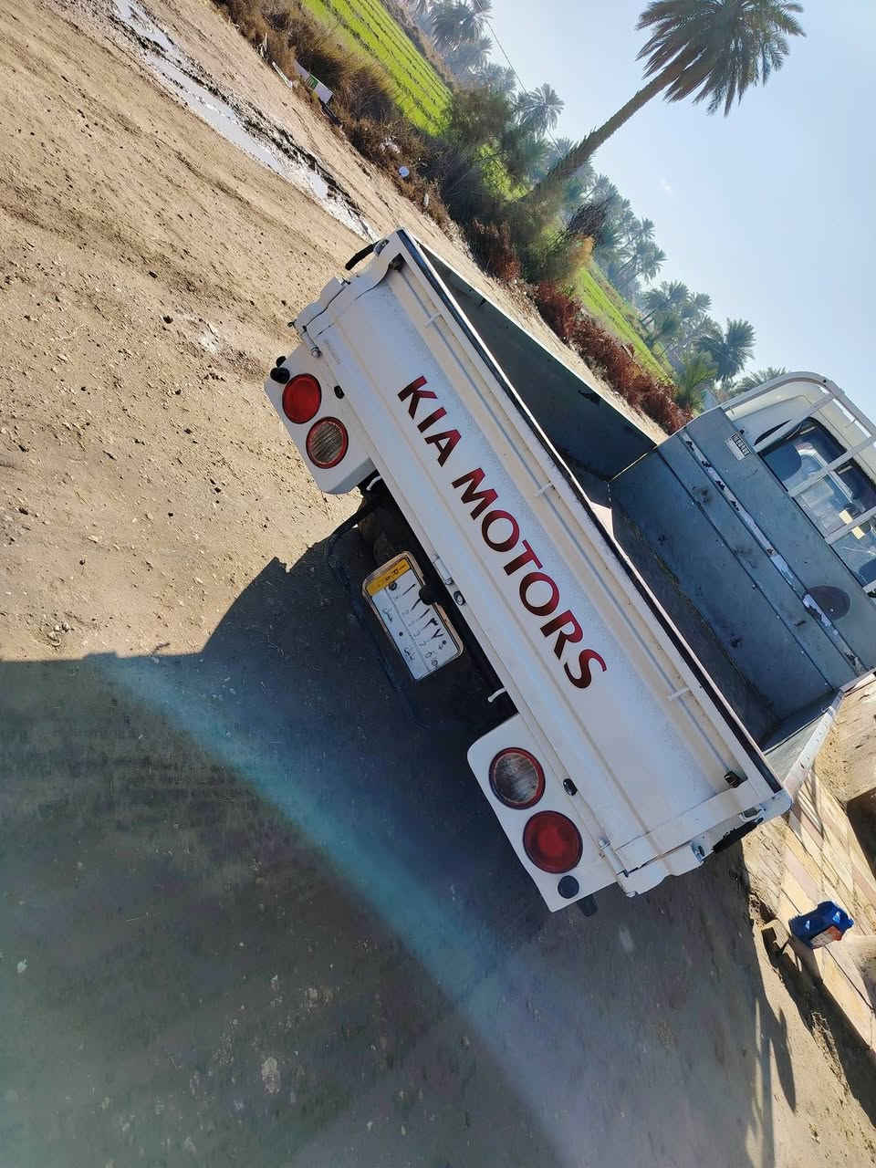 للبيع كيا حمل رقم بابل 2011 سنويه مجدده 
بلاديه مكفوله من ضربه وصبغ محرك2700 وكير حداديه خير من الله جاهزه تخم تاير العنوان بابل الحله  السعر 94  تلفون ***********
