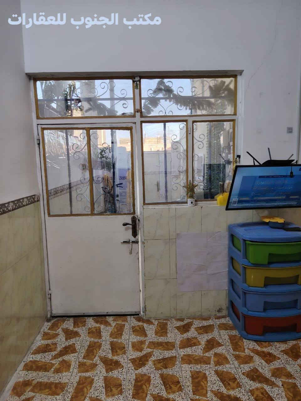 #بيت_في_منطقة_العسكري_مساحة_73م ((طابوو صرررف))

موقعه قرب المستوصف يتكون من غرفة وصاله ومطبخ وصحيات 

السعر مناسب 45 مع المجال 

________________________________
تفاصيل اكثر زيارة مكتب الجنوب للعقارات 
او الاتصال عالرقم     ***********

بأدارة المهندس م.حسين الشمري
