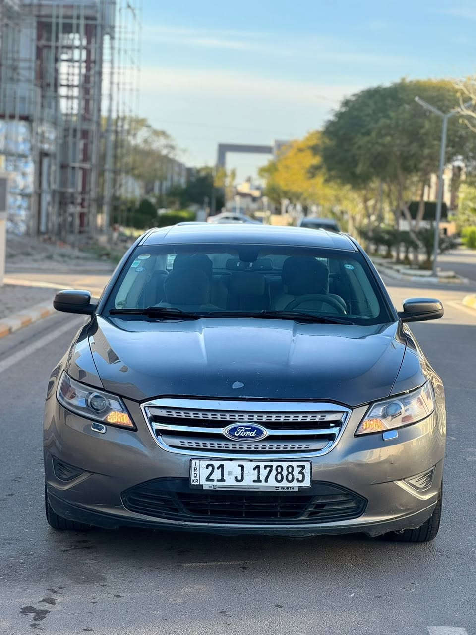 السلام عليكم
فورد تورس 2012 
#السعر ( 93 ) $ ورقه
للاتصال ***********
السونار مرفقه  
محرك V6
دواخل عسلي جديد
 حجم محرك 3500 
نظام غاز 
حساس خلفي
كير محرك بشرط
كشنات كهرباء     
وثبيت سرعه 
لايتات زنون   
دواخل جديد
طخم تايرات جديده
شرط تحويل و غرامه ووكاله
رقم سليمانيه جديد
 سنويه جديد
عنوان ديالي خانقين
