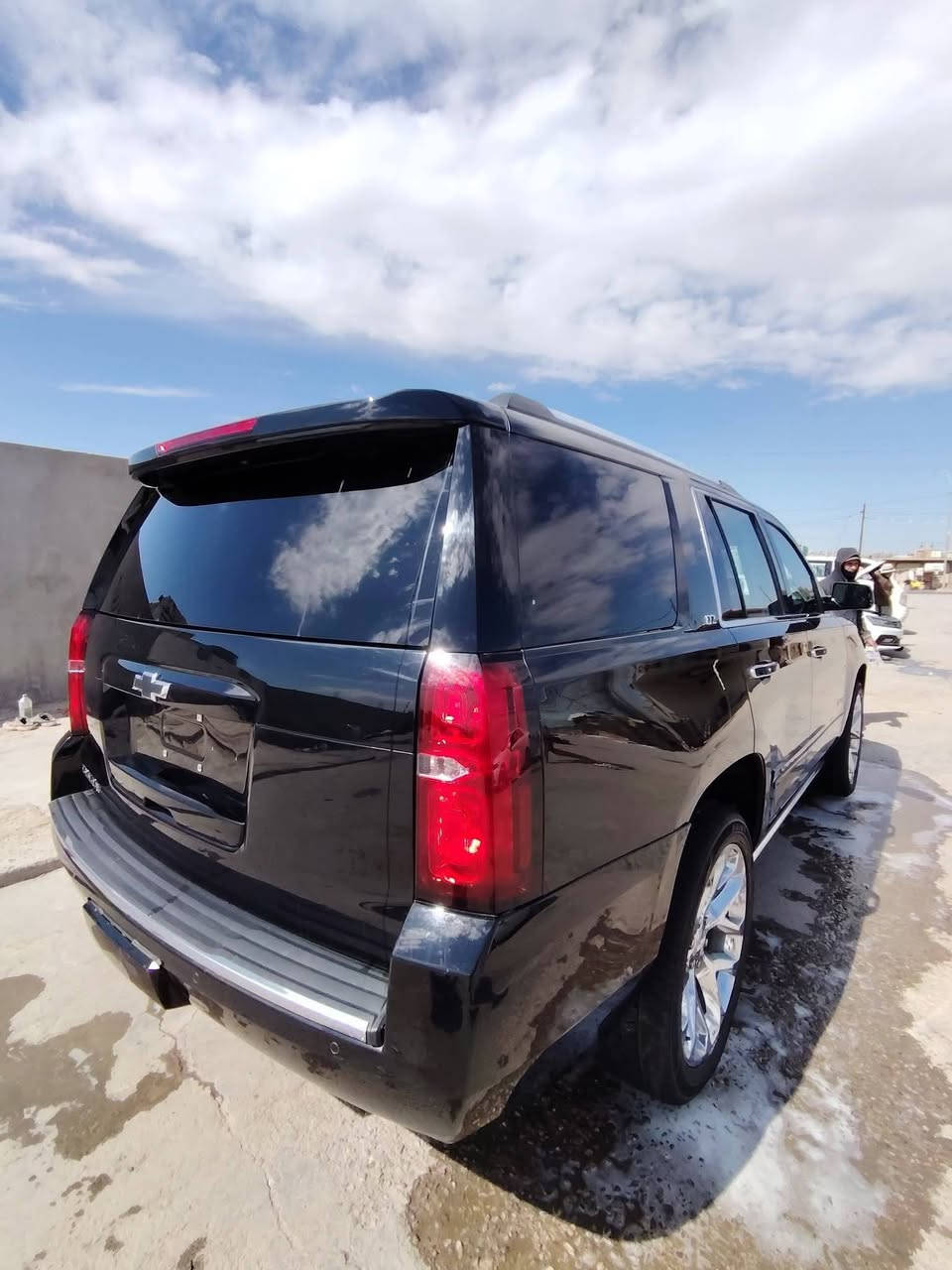 السلام عليكم السيارة تتسجل بالقرار الجديد
تاهو ادوات 2017 برايمر سونار مرفق مع المنشور بدون كص
مواصفات البرايمر معروفه 
داتو شو .عداد إلكتروني دجتال . فتحه . بصمه . كشنات تتفئه تبريد . DVD .رادارات. حساس امامي خلفي . ستيرن كهربائي+تدفئة . كشن خزن . صندوق كهرباء .كار بلي . دوسات شفط. مري شفط. وباقي المواصفات المعروفه مال البرايمر اعلى فئه السعر 200 شدتين

مكان السياره ديوانيه عفك 
للاستفسار الاتصال ع الرقم***********
