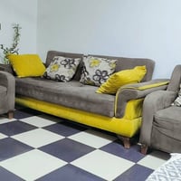 للبيع تخم تركي مستعمل ٩ مقاعد ٣ اصغار و٢ اكبار بنظام السرير والمخزن مع...