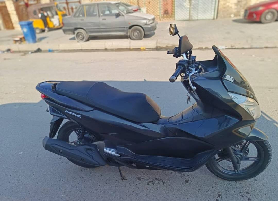 سلام عليكم  
دراجةpcxياباني جيل الثاني  محرك150c
دراجه شلعه معدل لانضوح ولاتبخير
مكينه ناعمه. مابيها اي نقص كلها شغال 
ستاند حساس مانع نزلاق دراجه  نضيفة  السعر ١٦٥٠  مكاني الامين الثانيه 
***********
