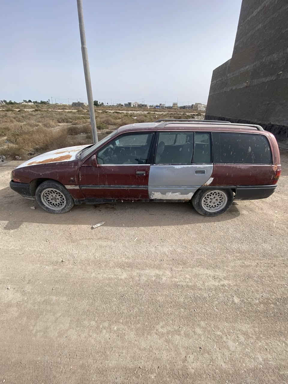 السلام عليكم اوبل اوميكا للبيع سياره حلوه ومكينه جديده كير عادي  رقم نجف الماني سعرها مليون دينار عراقي الشراي يتصل *********** مكانها البصره
