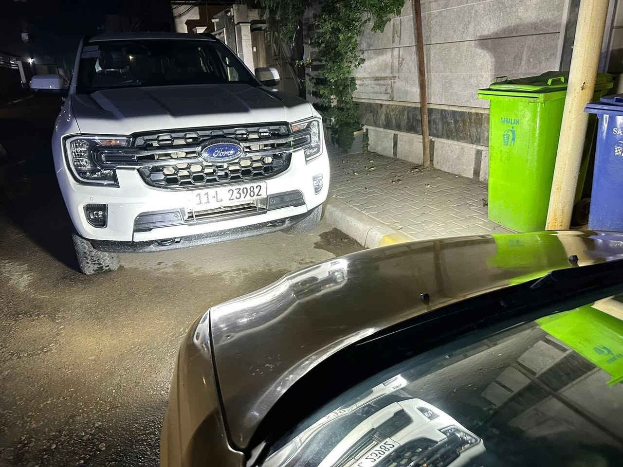 سلام عليكم طيبه للبيع موديل ٢٠١٥بسمي تحويل ثاني يوم
مصفره كلشي هيئه وغرامه هزه جديده قبل سبوع سويتها هيه وسنويه جديده  
تبريد ثلج يحتاجلها شوي كماليات بيها ضربه من خلف مبدله 
ما مشتغله تكسي سياره مال بيت 
وسياره خير من الله 
بيها باتري جديد وتخم تايرات 
وزنون اصلي ١٣٠ الف  
***********
بابل المسيب حي الموظفين 
سعر 5 مليوون
