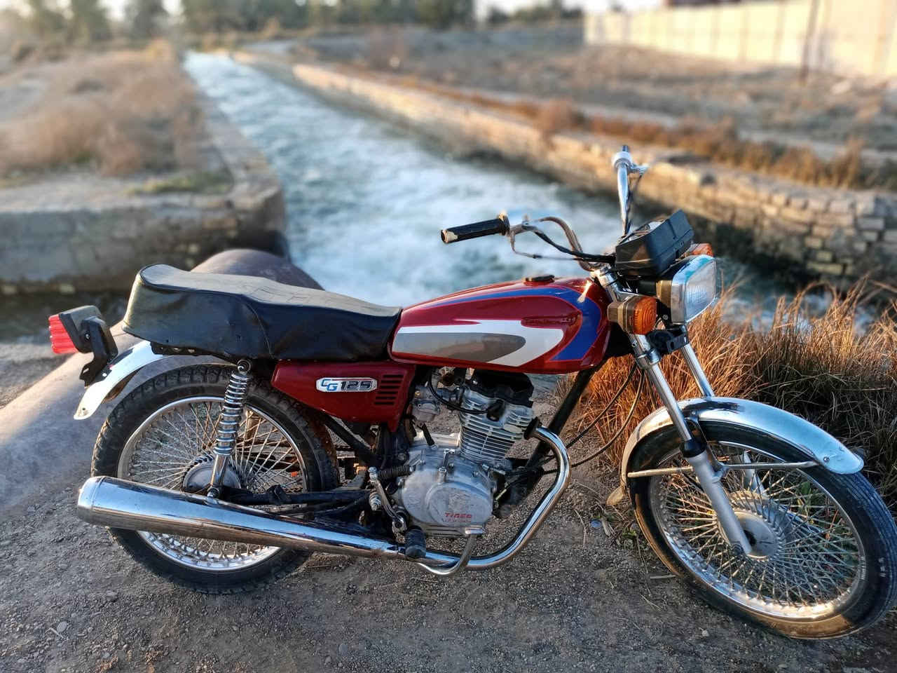 السلام عليكم دراجه تايكر 21نضيفه للبيع مكينه خرسه تخبل كهربائيات كامله كله شغال  السعر 450 وبيه مجال مكاني بغداد التاجي


**إذا كنت صاحب هذا الإعلان وتريد حذفه لأي سبب، رجاءا أرسل رسالة إلى الدعم الفني**