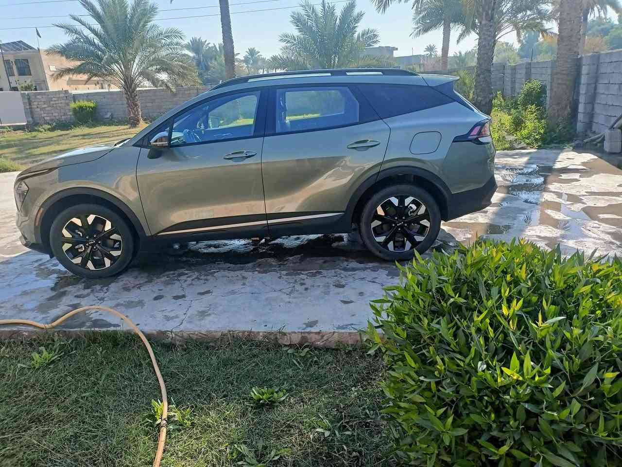اسبورتج 23 للبيع محرك 2500 ماشيه 38 الف نظيفه كلش مابيها غير بنيد معمر نفسه مصبوغ ومابيها كل صبغ ارباكاتها سليمه مواصفات إكس لاين فول عده الفتحه 
السعر 198 
***********
