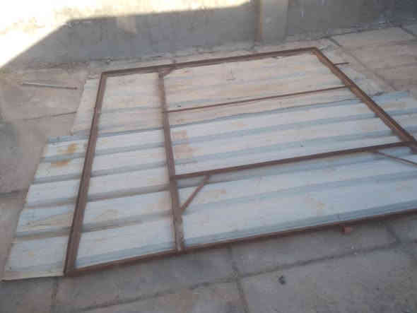 السلام عليكم للبيع سقيفه تصير مال محل يعني رجلين مابيهه مكاني سبع البور بل سوداني رقمي *********** بي واتساب وماسنجر. سعرهه ب 30 الف
