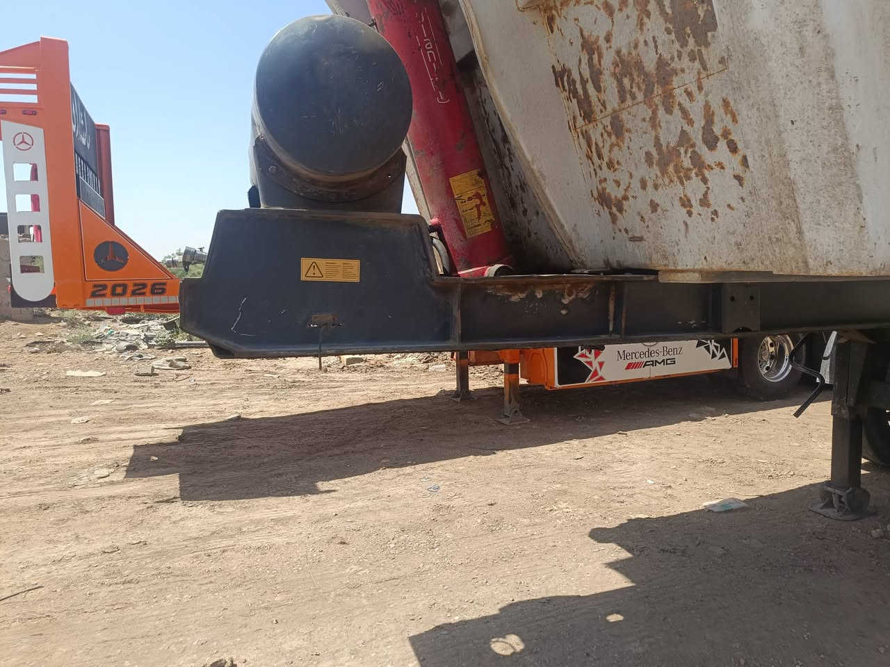 سلام عليكم للبيع عربانه  دناكير ١٦ ذرعه٢٨متر ***********

