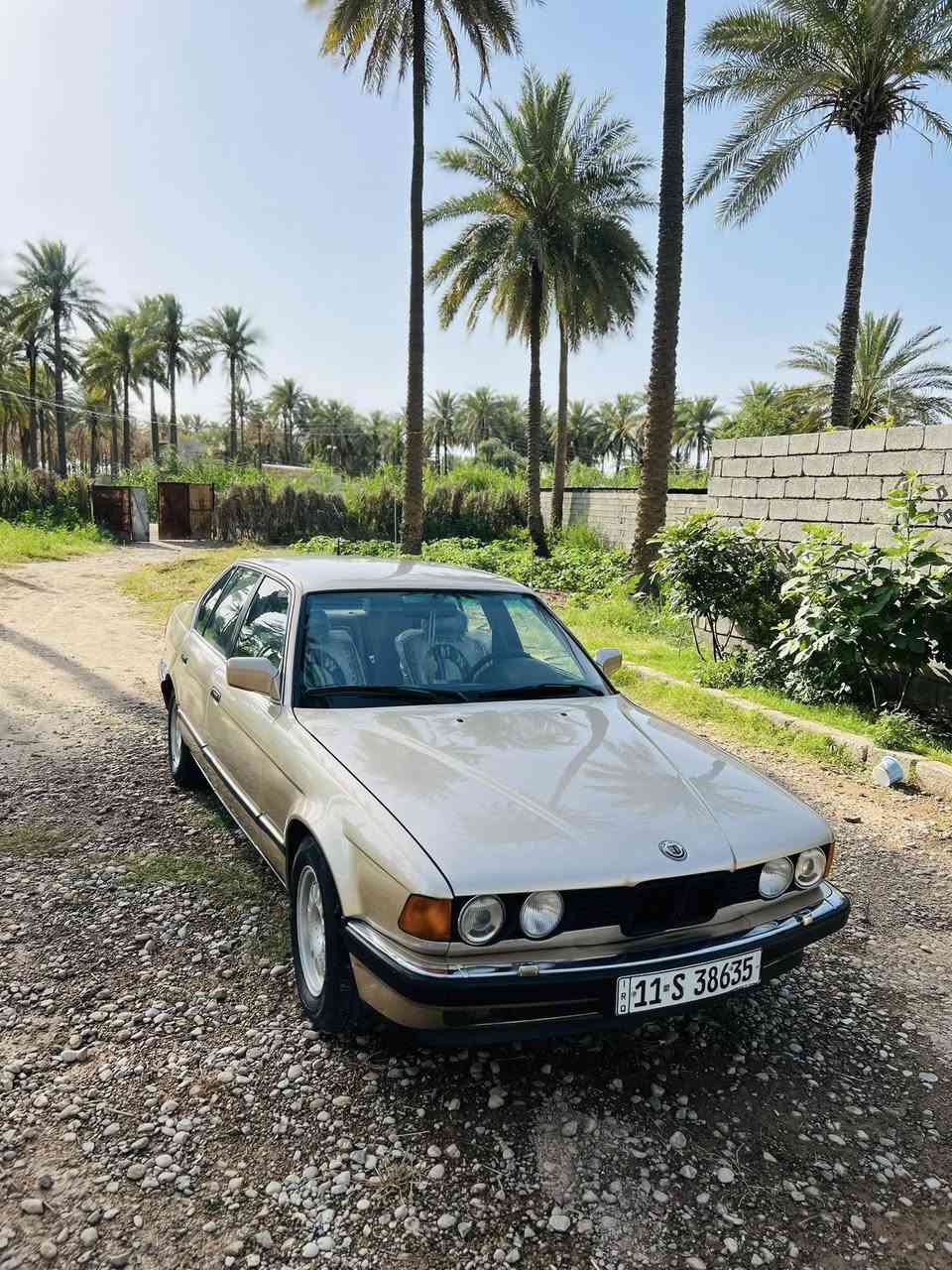 سلام وعليكم سياره بي ام 730سياره كير مكينه صدر حداديه كله شرط تبريد غرفه جلد بلاديه لايت زنون تخم تاير ويل كب منضومة غاز كير ومكينه مال صقر 2001 ديالى الخالص ***********
