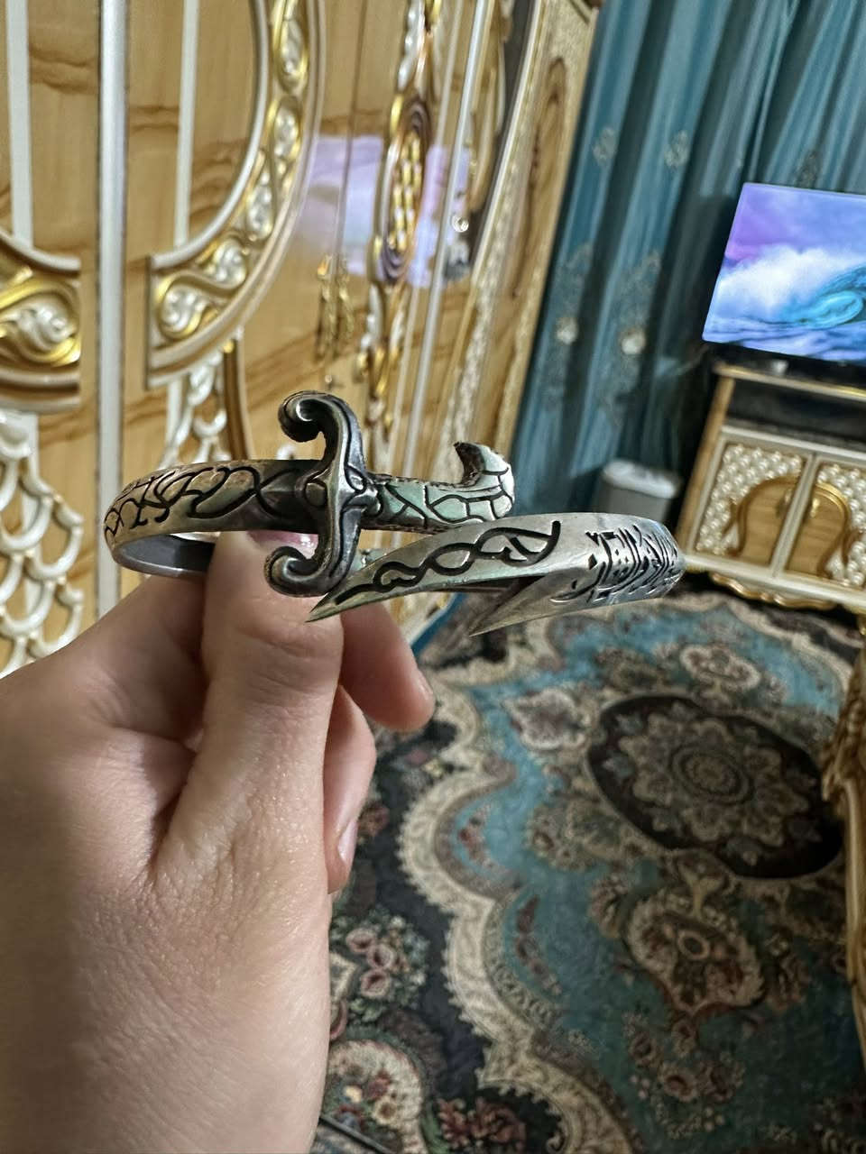 سلام عليكم سوار سيف لإمام علي فضه عيار 925 للبيع 20 غرام وعندي زنجيل 70 غرام للبيع هم عيار 925 ايطالي وعندي سوار 10 غرام هم ايطالي سعر لغرام 4
مكاني بغداد شراي اتصل 
***********
