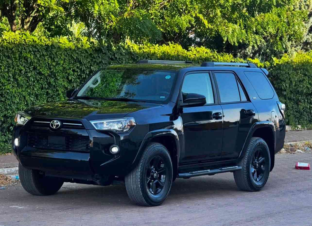 السلام عليكم
TOYOTA  4RUNNER SR5 2024 ✍️

لون  اسود ملكي 🖤
~ موديل :- 2024
~ تويوتا فور رنر 
~ وارد أمريكا  
~ محرك 6 سلندر  / V6 
~ فئة SR5 
~سيارة جملغ امامي صبغ بدون داخلية 
~ ايرباك ستيرن و تكمة مرجع بلادي 
~موصفات 
~ بصمة 
~ تو ويل (2*4)
~ شاشة كبير  كاميرة دوار 
~ كاميرة خلفية 
~ داخلية اسود ملكية 
~ رادار أمامي و جانبية 
~ كشن أمامي كهربائية 
~ لايتات عدسة زينونة 
~تحديد سرعة 
~ حجم تايرات 17 
~ سبعة راكب ( ثلاث مقاعد)
~ ماشي  65  الف ميل 
~سيارة رقم كاتي لازم ترقيم شيمالية
~ رقم شانسي وصورحادث موجود للمنشور 
~ سعر  ( 263)💰ورقة دولار بيها مجال 🤏
~ مكان  📍 عقرة 
  رقم تلفون و واتساب☎️
***********
