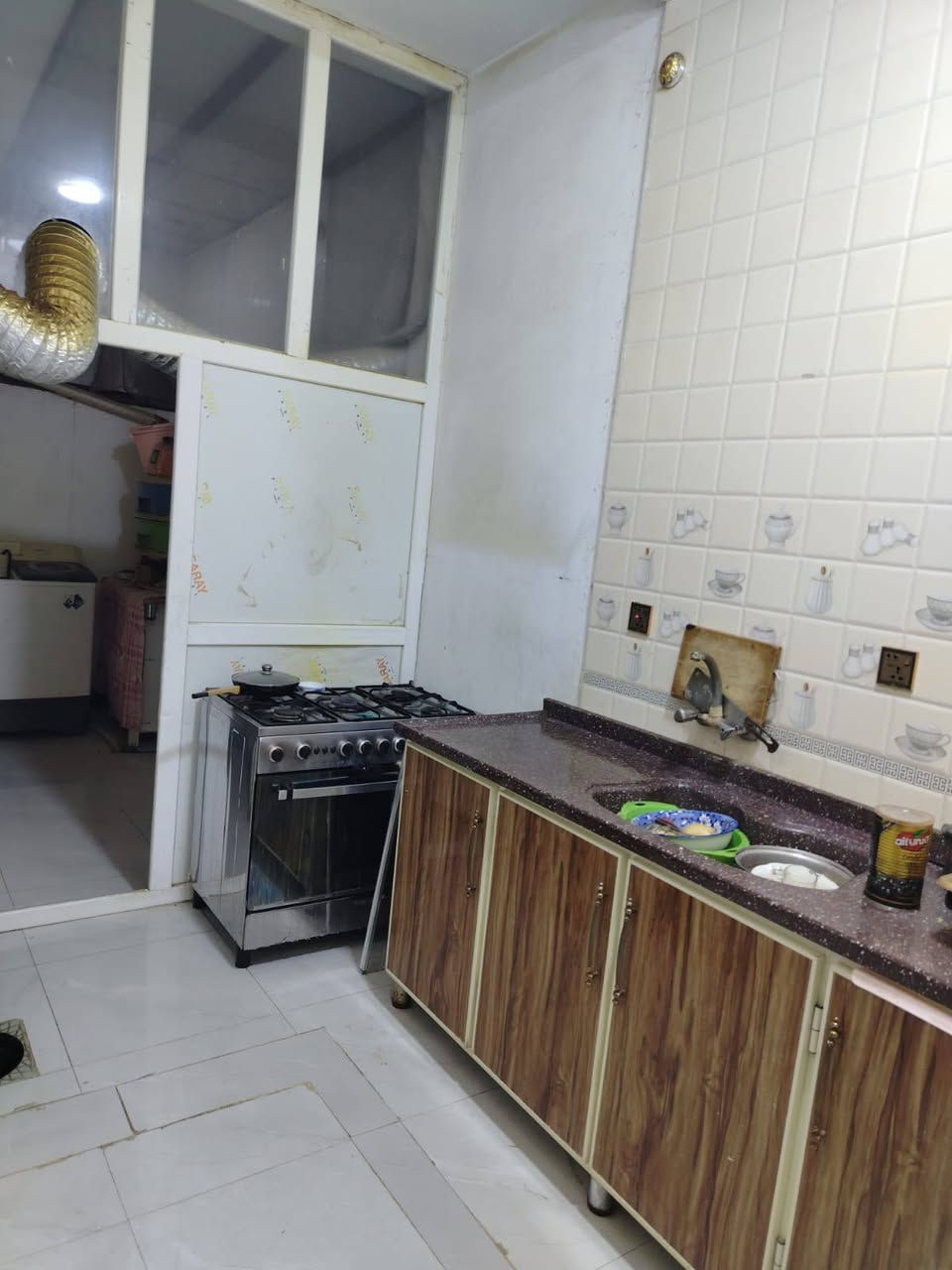 السلام عليكم بيت للبيع حديث طابو زراعي طابقين في بعقوبه الكورنيش خلف قاعة فينوس المساحه ١١٢ واجهه ٧ ونص نزال ١٥ الطابق الاول غرفه منام ستقبال صاله صحيات كراج سياره طابق الثاني غرفتين منام صاله صحيات سعر( ١٨٠ )وبي مجال شويه للإستفسار/***********
