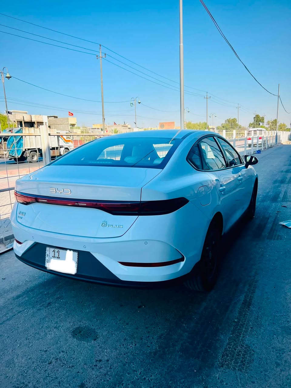 BYD
كن بلاس مديل 2025 مكفوله كفالة عامة 
عداد السياره 4200
داخل ابيض المرغوب 
موصفاته معروفه حساسات كشنات جلد شاشا كامره خلفيه تحكمات جهتين تحكم بسعه البطاريه بيه انضمه قياده متنوعه SPORT NORMAL ECO   قطعتين تبريد ملحقاتهة كاملة 
المكان بغداد
الاتصال ***********
