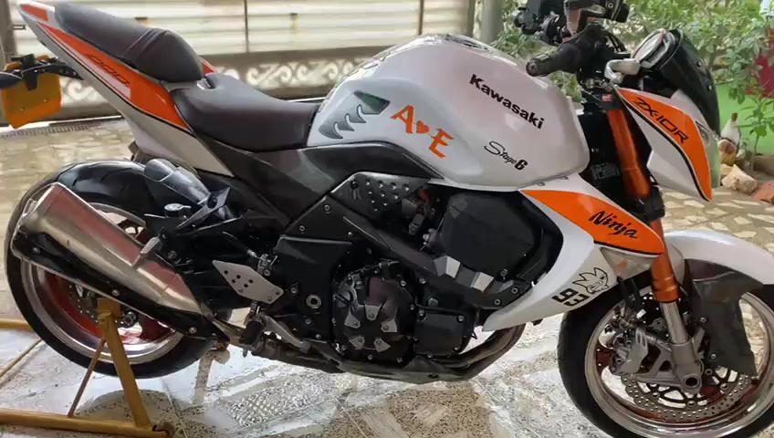 كاوسكي  مكفوله ماعده رصعه بالتانكيZ1000 السعر ٣٥
الاتصال ***********
