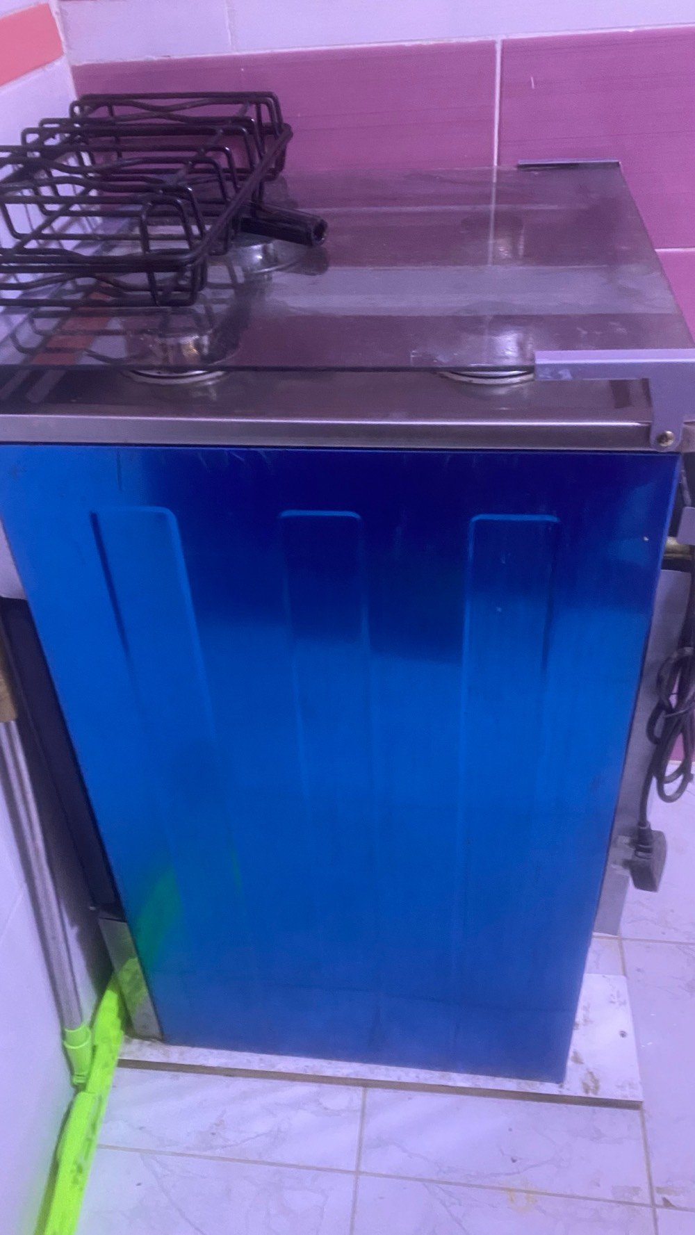 طباخ 4 عيون مستخدم فقط شهر 
*********** راسلني واتساب فقط 

ب200 الف وبي مجال ..