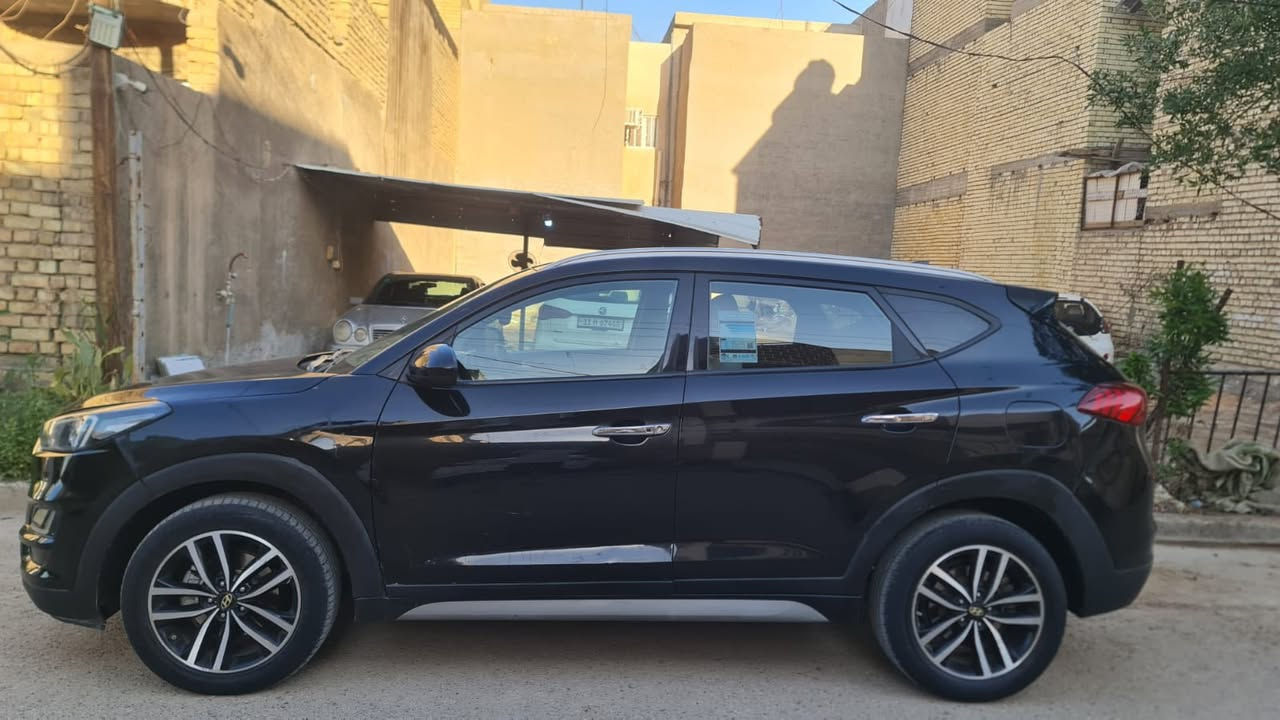 توسان وارد امريكي موديل 2021
محرك 2.4Gdi
ماشيه 64ميل
حادث بنيد وجاملغين 
وصندوق كلير
شاشه كبيره 
ابل كار بلي و اندرويد اوتو 
كشنات تدفئه 
حساس امامي وجانبي 
نضام قياده سبورت ونورمل
150ورقه وبيها مجال
للتواصل على الرقم التالي ***********
