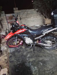 دراجه لونسون قفاز موديل ٢٣مكينه ١٥٠ اقتصاديه عليها ادامه كامله مابيها ...