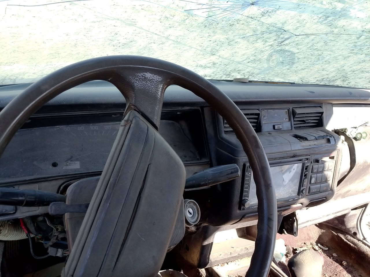 سلام عليكم يوجد دشبول سيدان كامل جديد البيع ***********ملاحضه شتري سيارت تصقيط
