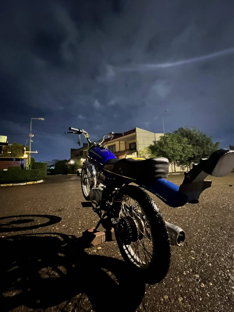 سلام عليكم 
انتنس ٢٣ دراجه ما ناقصها ايي شي بس بيها نقص صالنصه معمرها على ايدي ما باقي شي ما مبدله كلجات رياضي تجي تفحص كدام عينك للتواصل *********** السعر ٥٧٥ وبيه مجال كلشش بسيط للشراي
