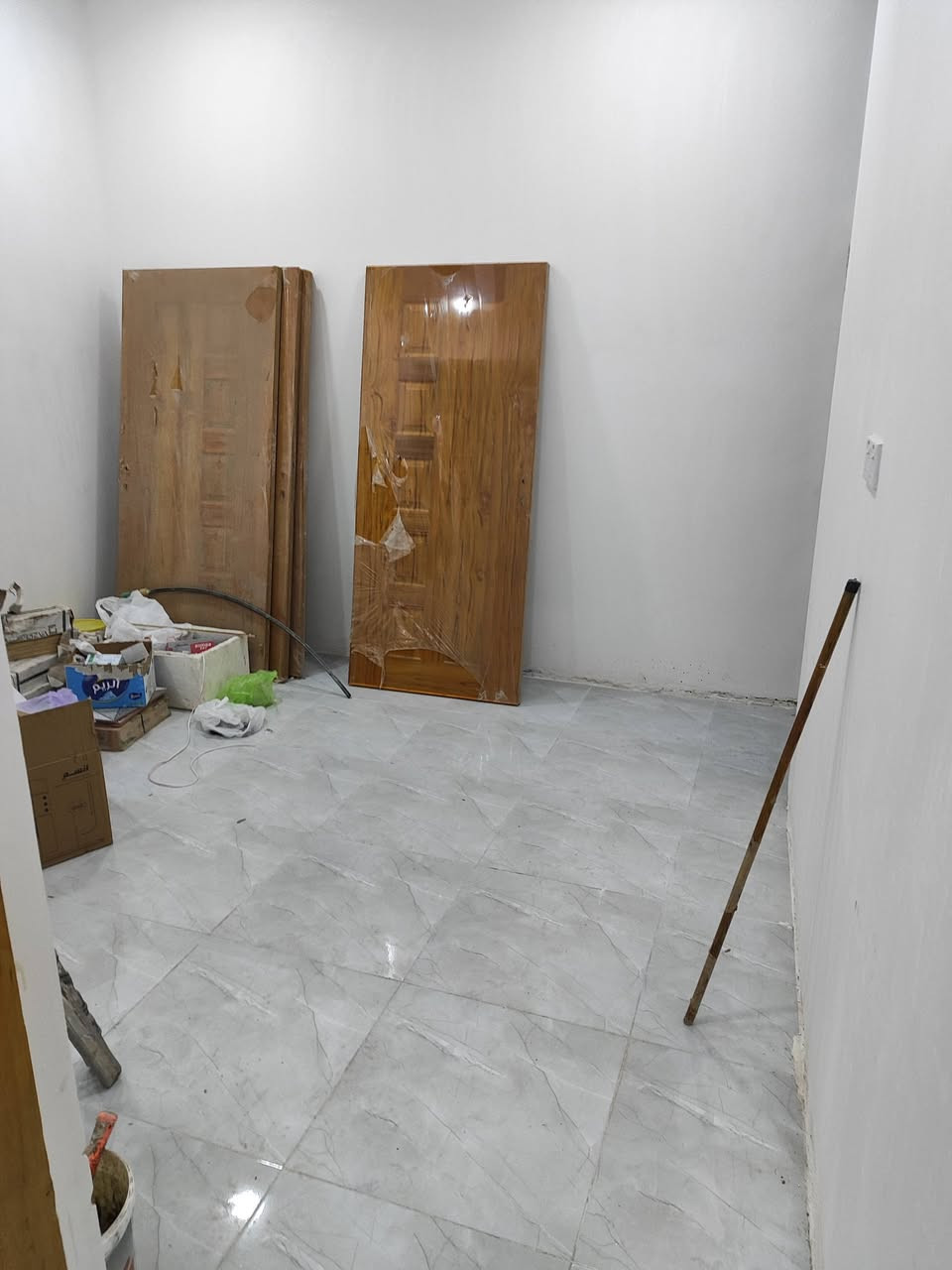 بيت للبيع المساحه ١٢٠ متر الواجهة ١٠والنزال١٢ يحتوي على استقبال ومطبخ صاله وغرفتين نوم ومنورين وحمام طابق واحد جاهز واحد على واحد العنوان الزعفرانية شارع سكلة الركابي خلف الحسينيه الامام علي الفرع الاول *********** ابو سجاد
