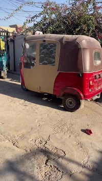 تكتك 18رقم وسنويه بسمي ما متفرغله گاعده صاله شهر نضيفه بيه بس طغه بل ل...