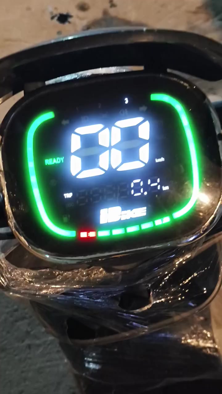 سلام عليكم دراجه شحن للبيع نضيفه سعر 290 بيه مجال العنوان المشتل بشارع المدارس ***********
